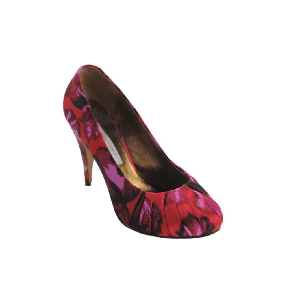 Cynthia Vincent Womens Printed High Heels Pumps Shoes Red Pink Size 9.5